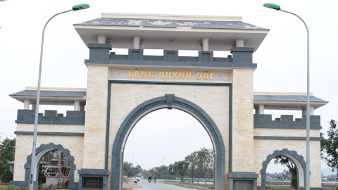 Cổng làng Quỳnh Đôi