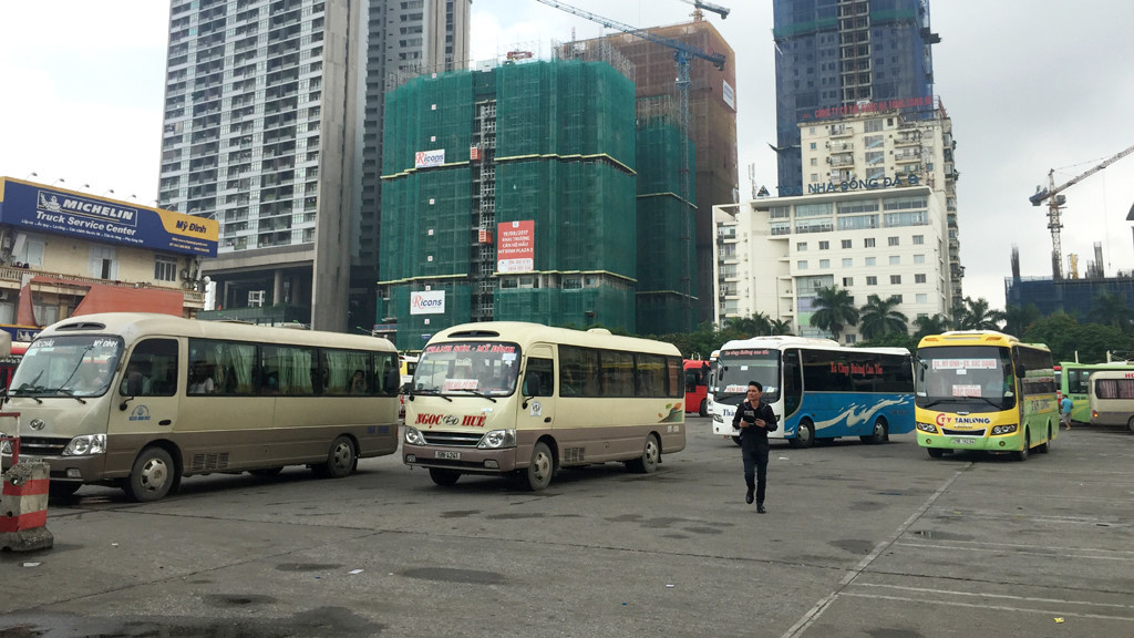 Một km gánh nghìn căn hộ: 'Điểm đen' quá tải mới ở Hà Nội
