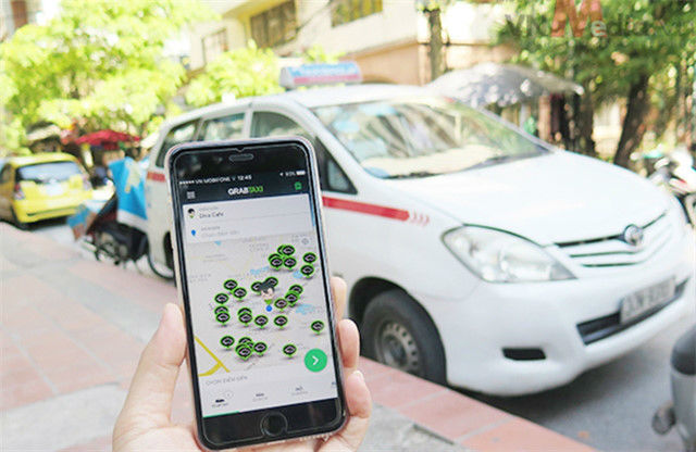 Grabcar 'vắt kiệt' tài xế Việt