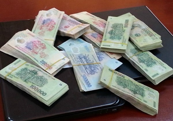 Ham quà 'quân nhân Mỹ', quý bà mất 180 triệu đồng