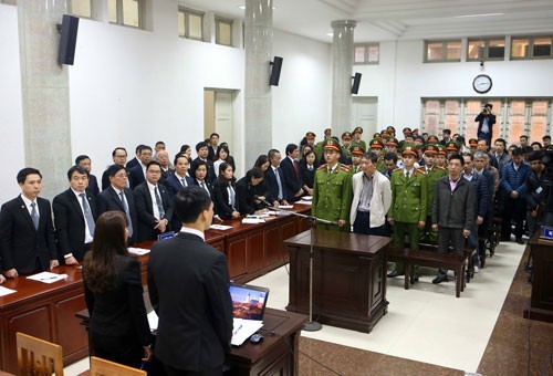 Còn những phiên toà ánh sáng lòng dân