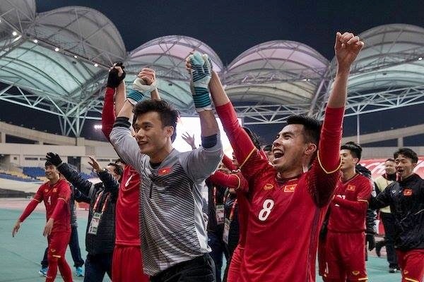 Người hâm mộ vỡ oà trước kết quả U23 Việt Nam và U23 Qatar