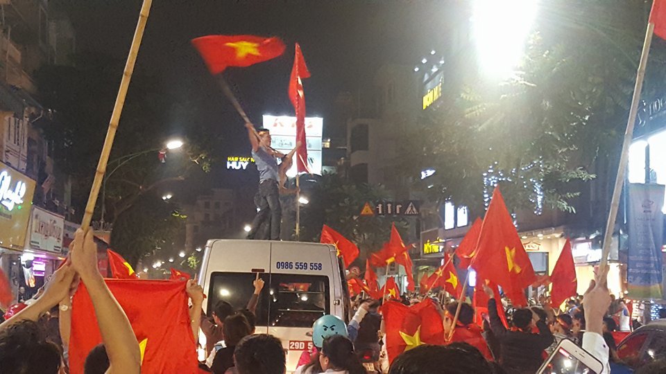 Mừng chiến thắng