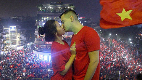 U23 Việt Nam: Muôn kiểu ăn mừng siêu 'cute' của người hâm mộ