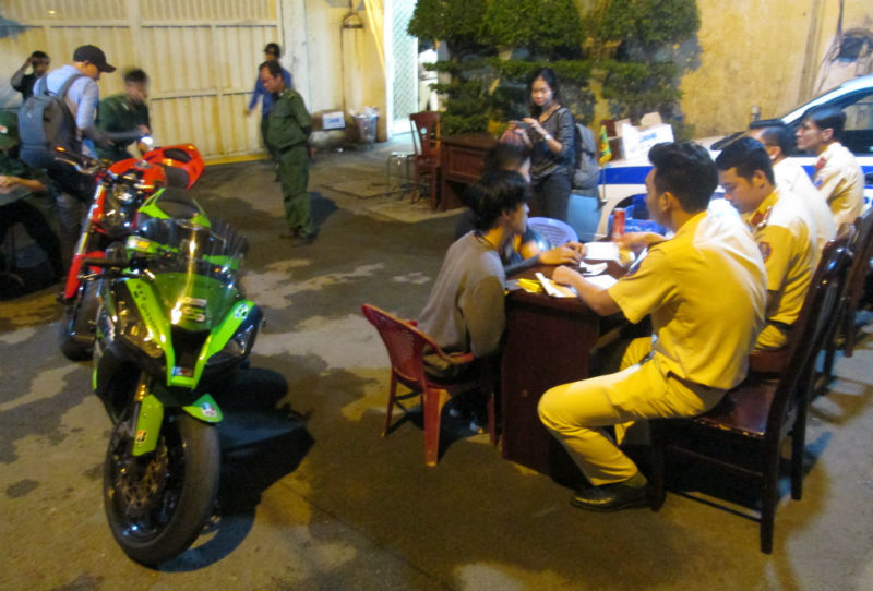 Xử phạt hàng trăm người quá khích trong đêm chiến thắng của U23 VN