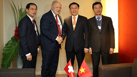 Phó Thủ tướng Vương Đình Huệ dự phiên khai mạc WEF 2018