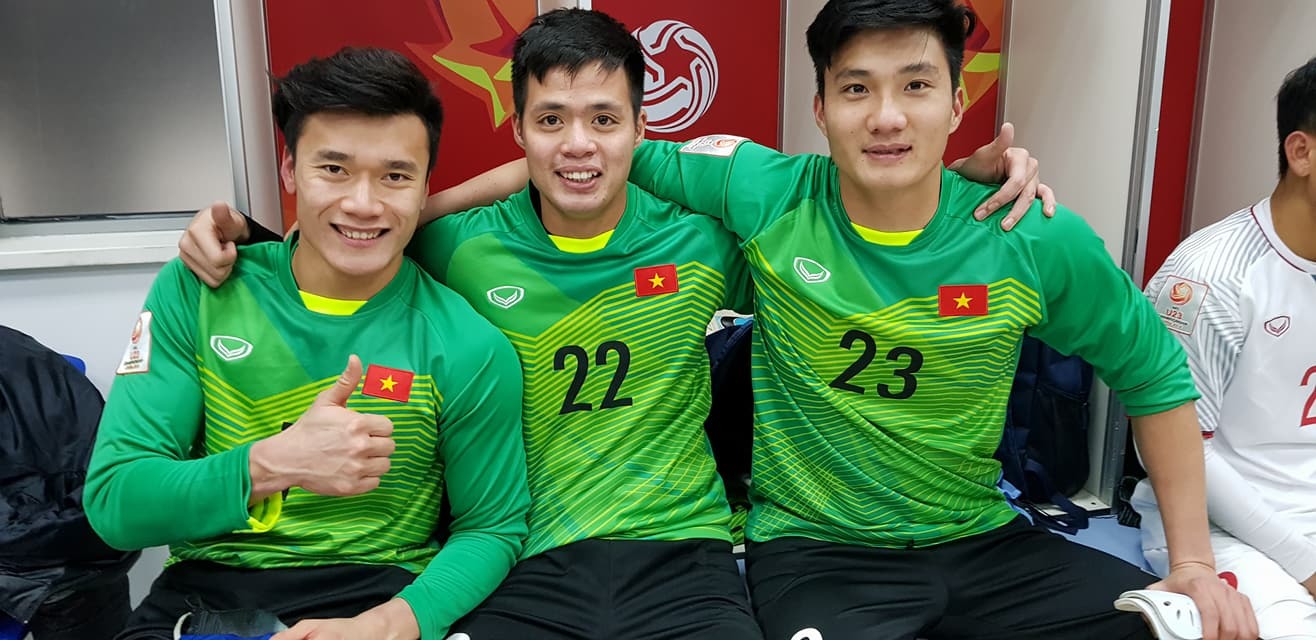 Thầy Park khuyên nhủ, bố mẹ Tiến Dũng huỷ đi Trung Quốc