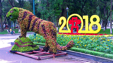 12 con giáp khổng lồ bằng lá tía tô ở Hà Nội