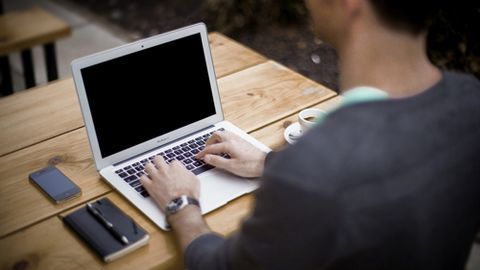Hai nghề thú vị kiếm tiền online của các bạn trẻ