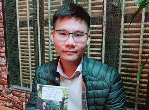 Cậu bé bán kẹo kéo dạo tạo nên phép màu