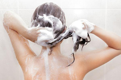 Cách chăm sóc tóc dài luôn chắc khỏe, óng mượt