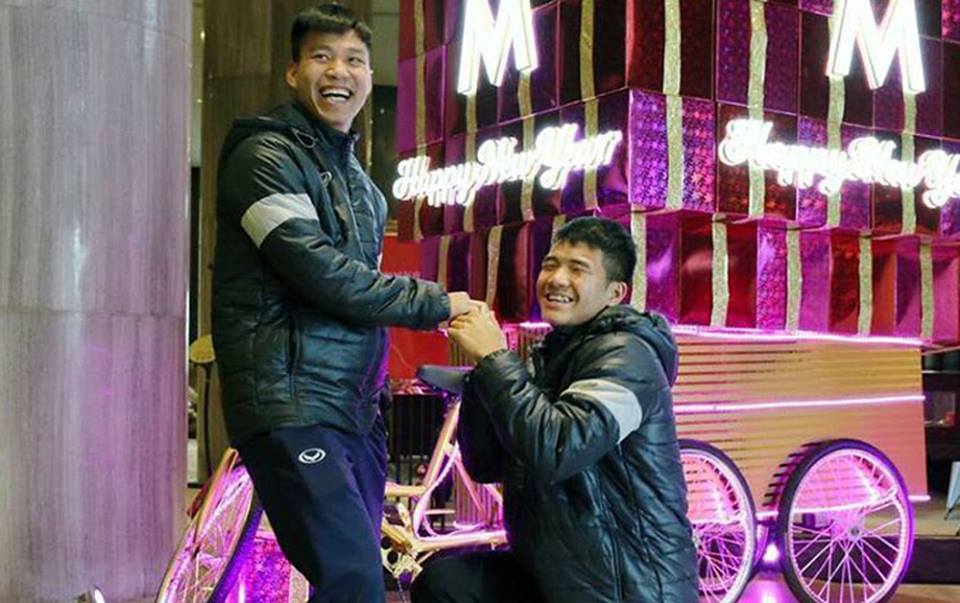 Trên sân thì như thế, không ngờ các cầu thủ U23 Việt Nam lại đáng yêu thế này