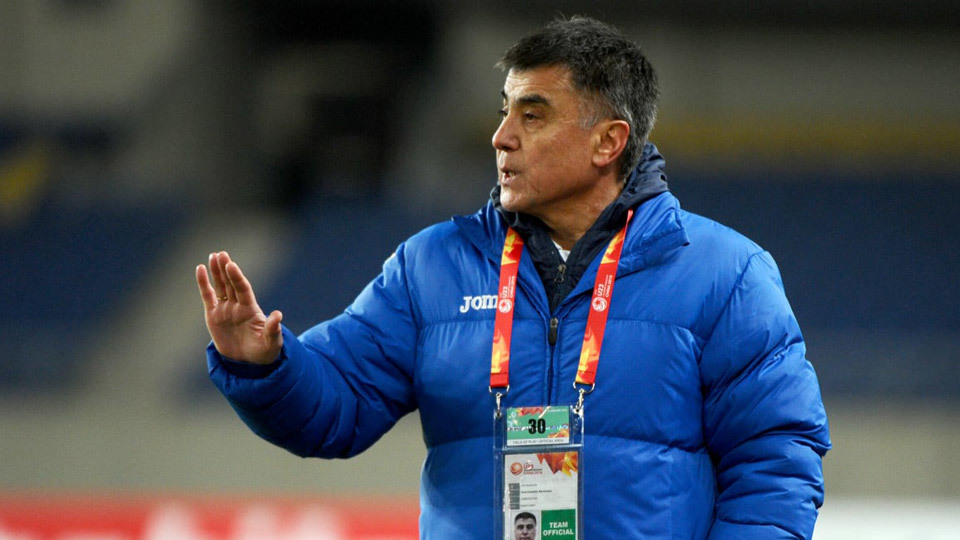 U23 Việt Nam đá chung kết: HLV U23 Uzbekistan học theo Simeone