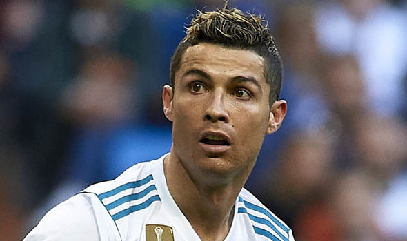 MU lên tiếng ký việc Ronaldo, Mourinho hết lời ca Sanchez