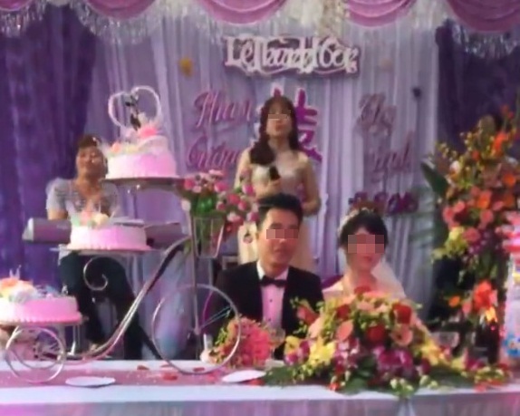 Cô gái bất ngờ nói lời cay đắng trong đám cưới người yêu cũ