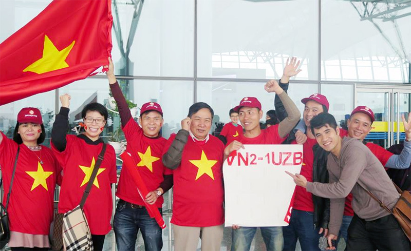 Hàng ngàn cổ động viên đổ sang Trung Quốc cổ vũ U23 Việt Nam