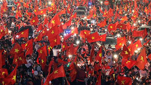 Ngăn chặn, xử lý nghiêm hành vi cổ vũ phản cảm, trái thuần phong mỹ tục