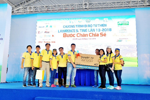 Hàng vạn ‘bước chân chia sẻ’ giúp người nghèo đón Tết