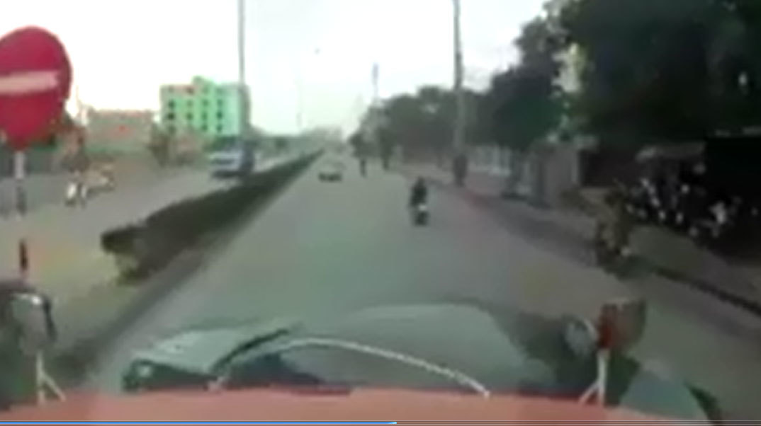 Bài học cho những tay lái mạo hiểm với tính mạng chính mình