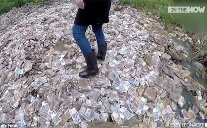 Tìm thấy núi tiền trị giá hơn 400 tỷ đồng nhưng lại không thể tiêu