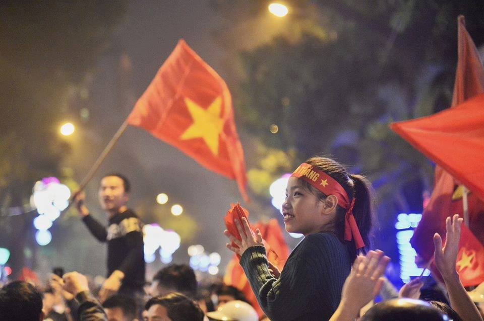 Chẳng ai bảo ai, cả lớp con đều viết 