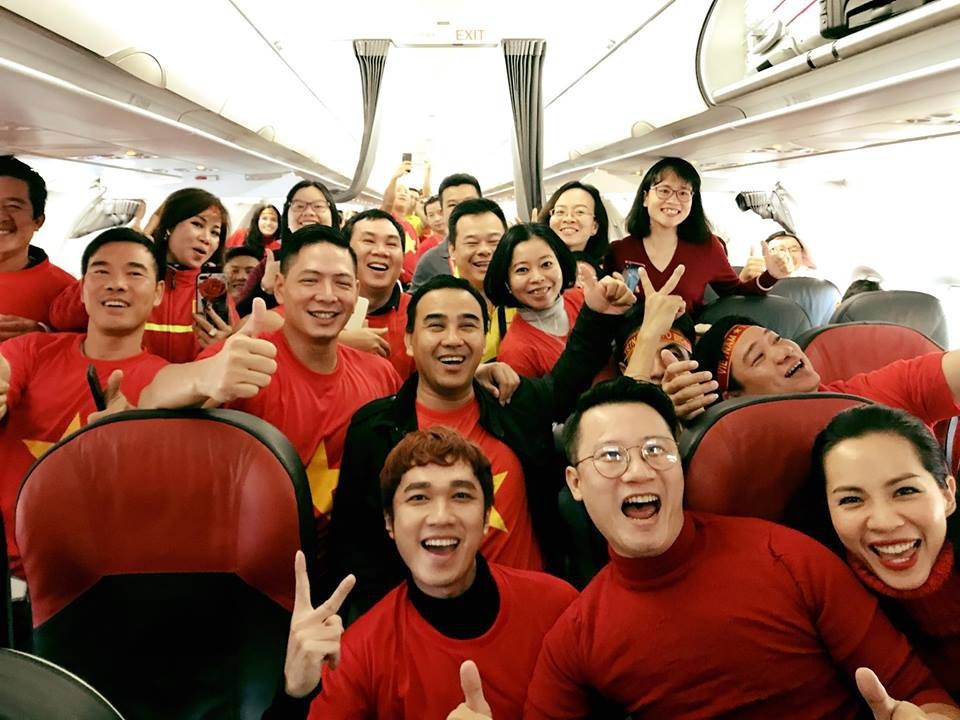 Quyền Linh, Bình Minh tới Thường Châu cổ vũ U23 Việt Nam