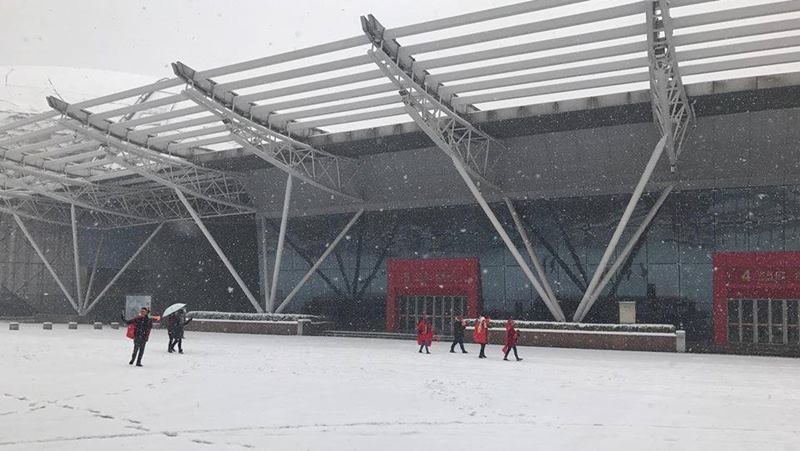 Sân Thường Châu ngập tuyết, CĐV Việt Nam thấp thỏm