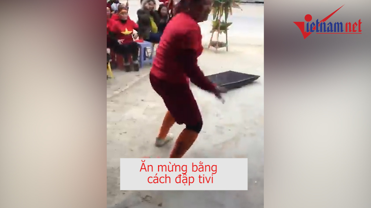 Đập tivi mừng bàn thắng gỡ hòa của U23 Việt Nam