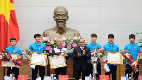 Thủ tướng trao huân chương Lao động hạng nhất cho U23 Việt Nam