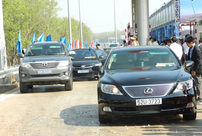 Xe công chạy dịch vụ