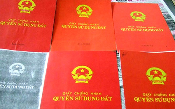 Chưa đủ 16 tuổi có được đứng tên sổ đỏ?