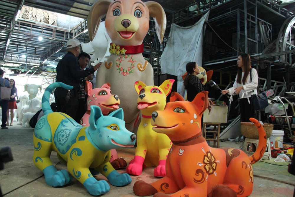 Linh vật đường hoa Nguyễn Huệ ngộ nghĩnh chờ xuống phố