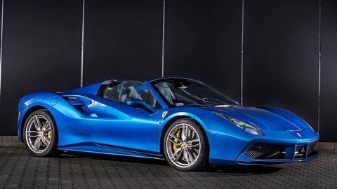 Xe độ nội thất tuyệt đẹp dành cho Ferrari 488 Spider