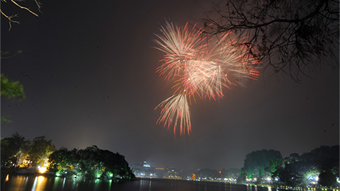 Hà Nội: Bắn pháo hoa tại 32 điểm đêm Giao thừa