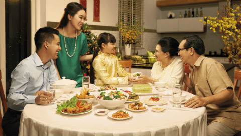 Cách ăn uống thả ga mà không sợ tăng cân dịp tết