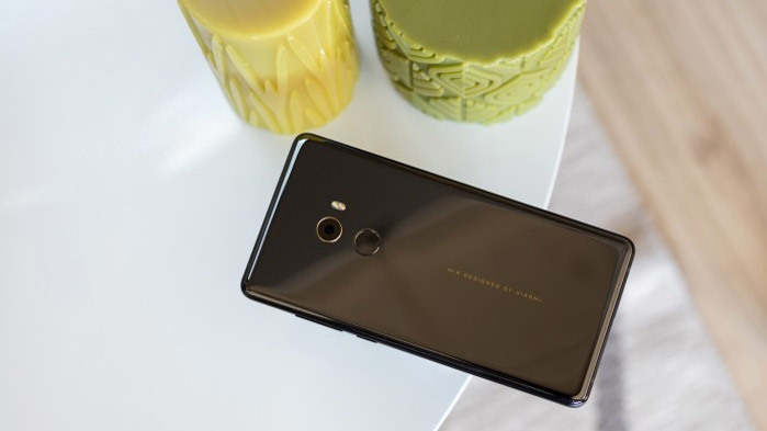 Xiaomi ra smartphone đầu tiên dùng Snapdragon 845 trước Samsung?