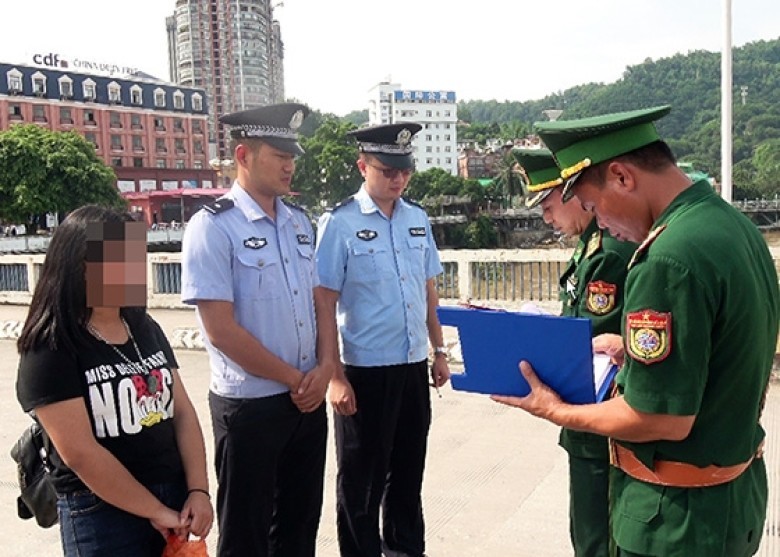 Gần 20 phụ nữ VN bị lừa bán sang TQ được giải cứu