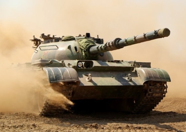 Trung Quốc viện trợ Campuchia xe tăng, xe bọc thép chở quân