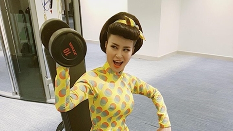 Đông Nhi khiến người hâm mộ choáng váng vì việc làm khác người